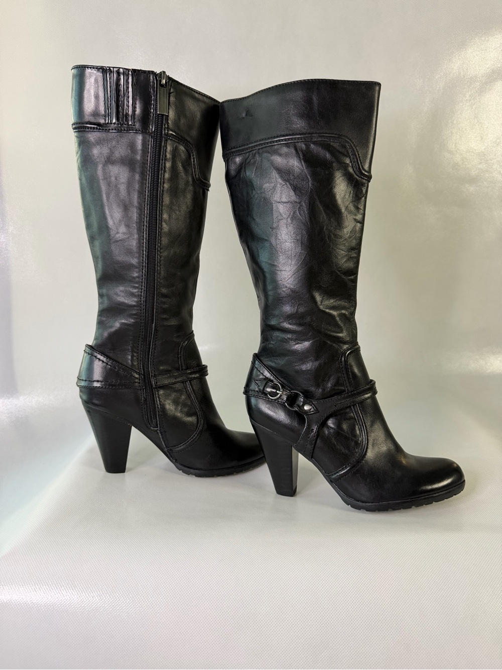 Reba Black Leather Knee High Heeled Boots Size 6 $80-
